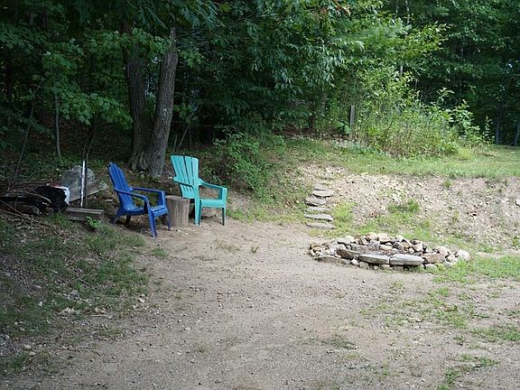 5th image of 56 Lake Dr E
