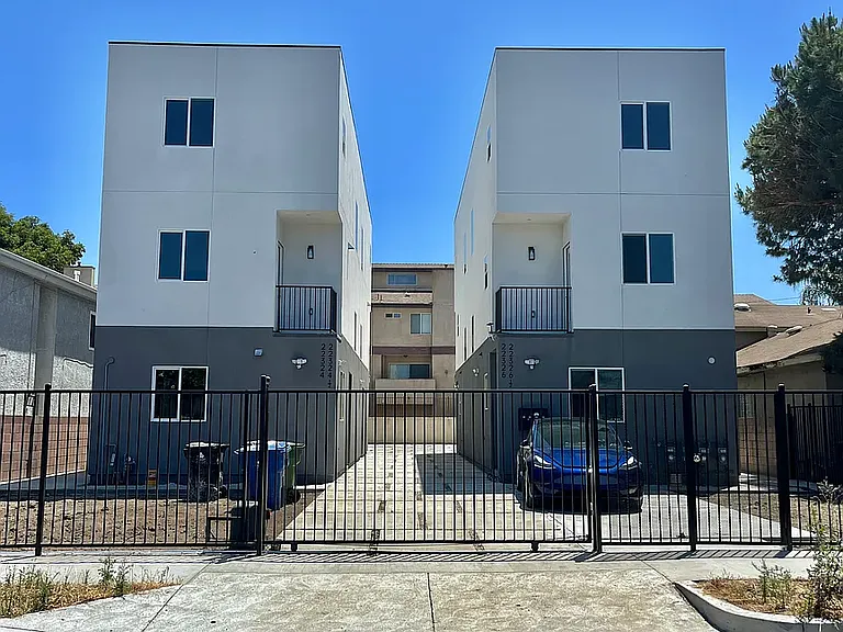 22324 1/2 Denker Ave — Photo 3