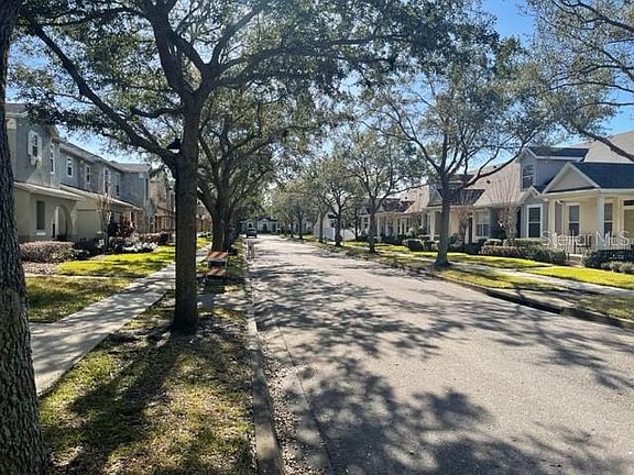4th image of 2158 Glossy Privet Dr