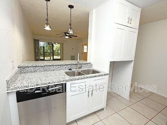 4th image of 141 Fernery Rd APT D1