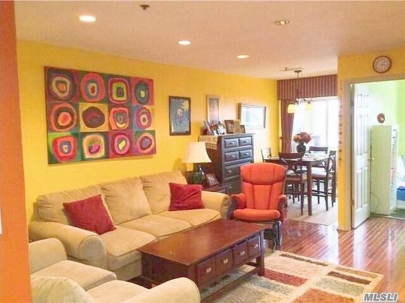 2nd image of 10421 39th Ave APT 4D