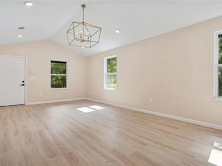 504 Piedmont Ave — Photo 7