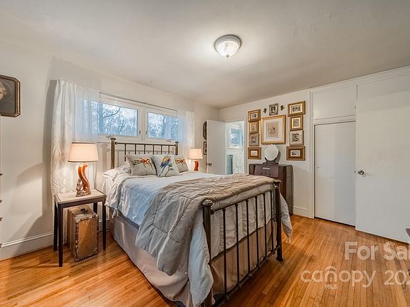 5th image of 1166 Robinhood Cir