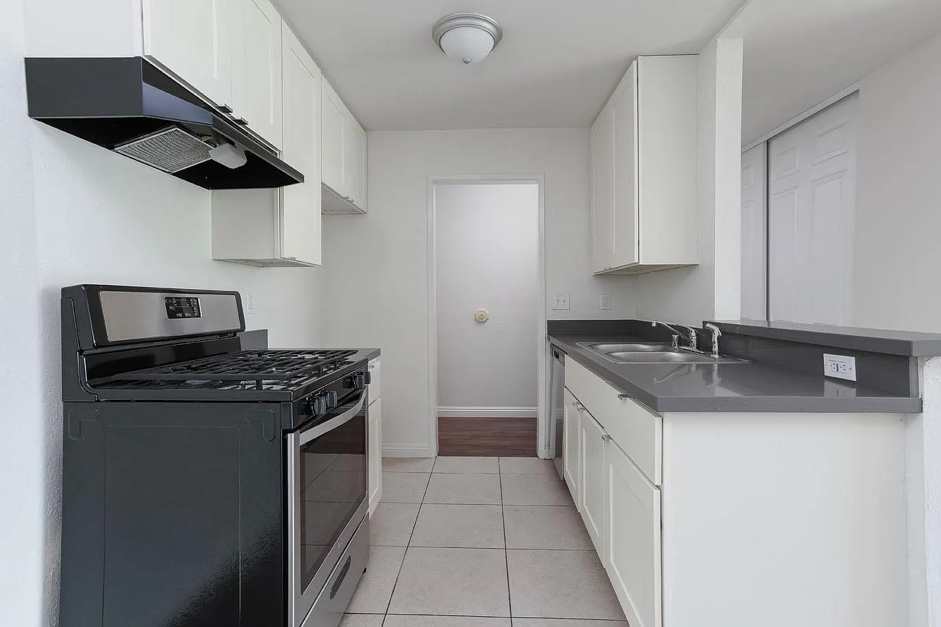 1 bed, $1,825 — Photo 3