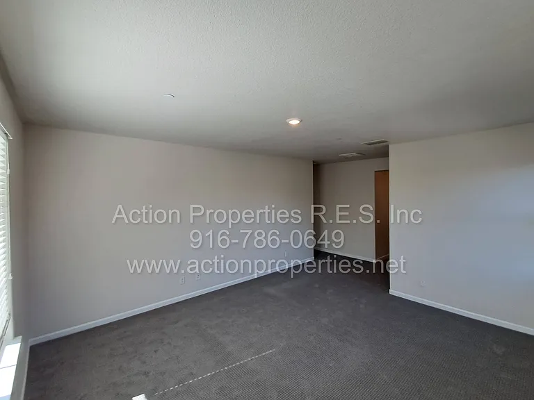2136 Malibu Pl — Photo 16