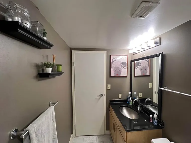 600 E 8th St #8C — Photo 11