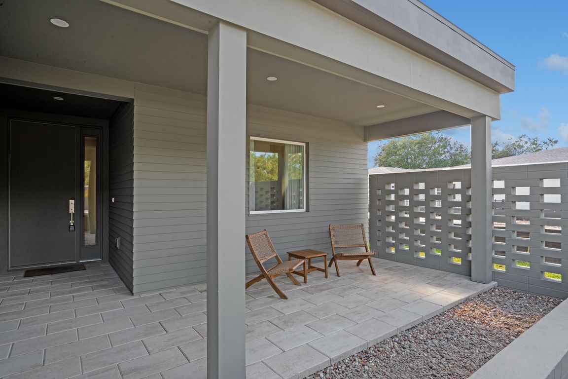 next background image