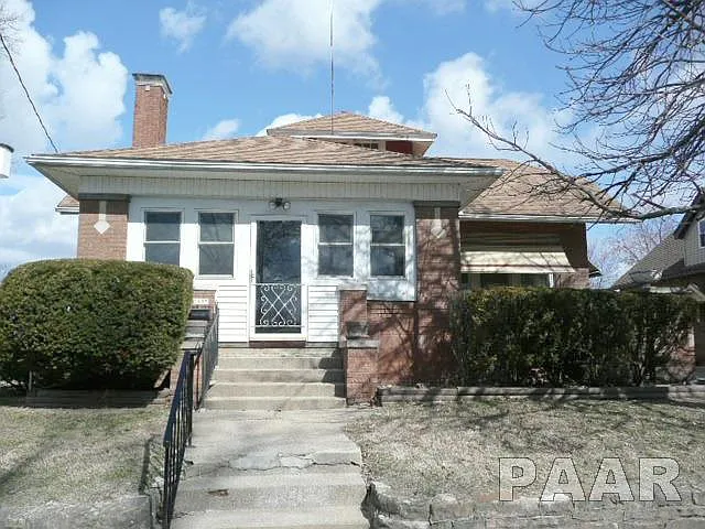 2005 W Barker Ave photo 1