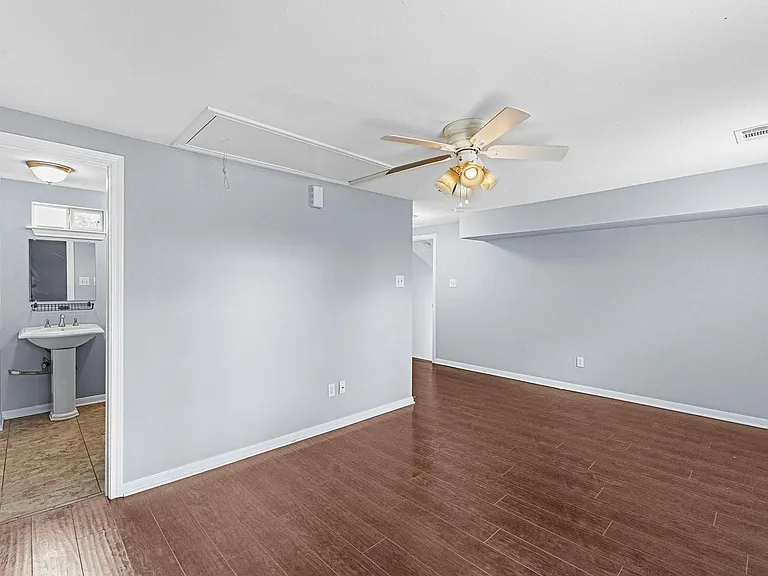 709 1/2 Gale St — Photo 11