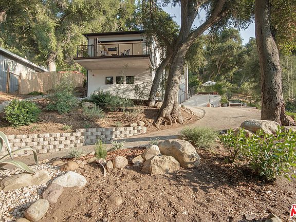 2nd image of 1149 Old Topanga Canyon Rd