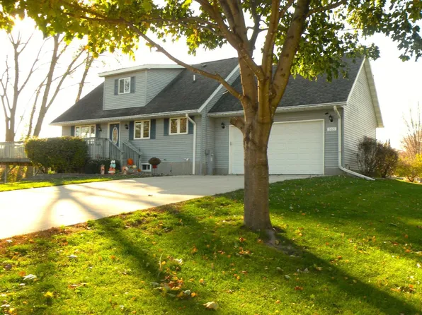 565 West Bay Court, Green Lake, WI 54941