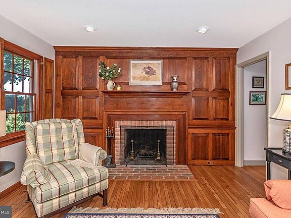 4th image of 12051 Greystone Dr