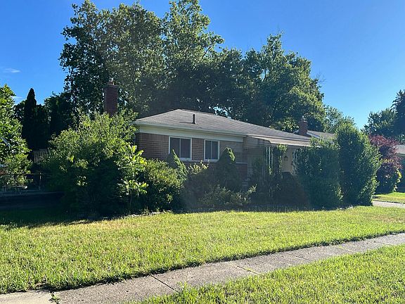 3rd image of 831 Oak St