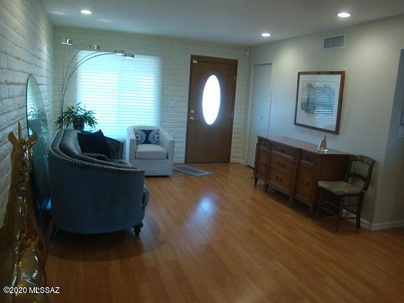 2nd image of 511 S Avenue D