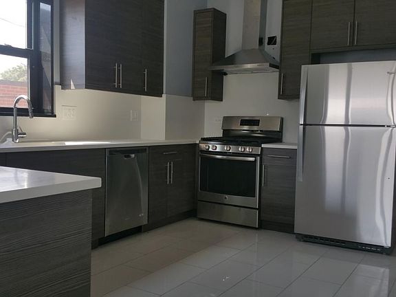 4th image of 4872 N Milwaukee Ave #3
