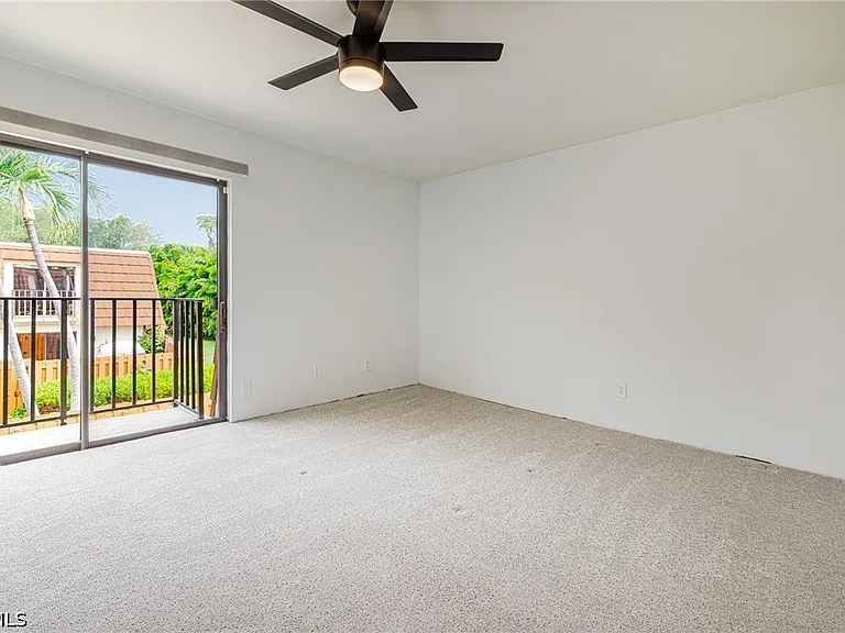 1418 Park Shore Cir #3 — Photo 18