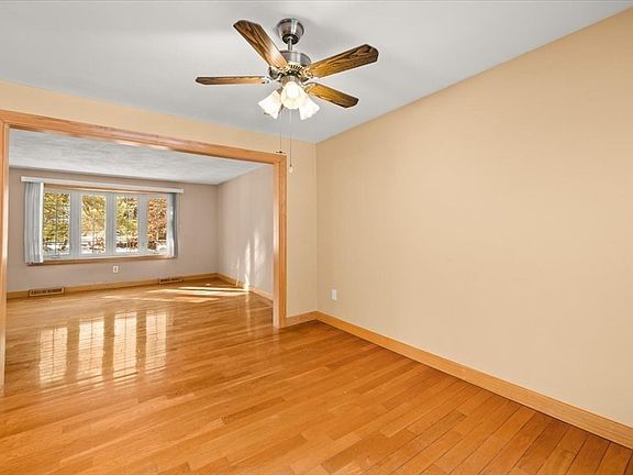 5th image of 250 East St