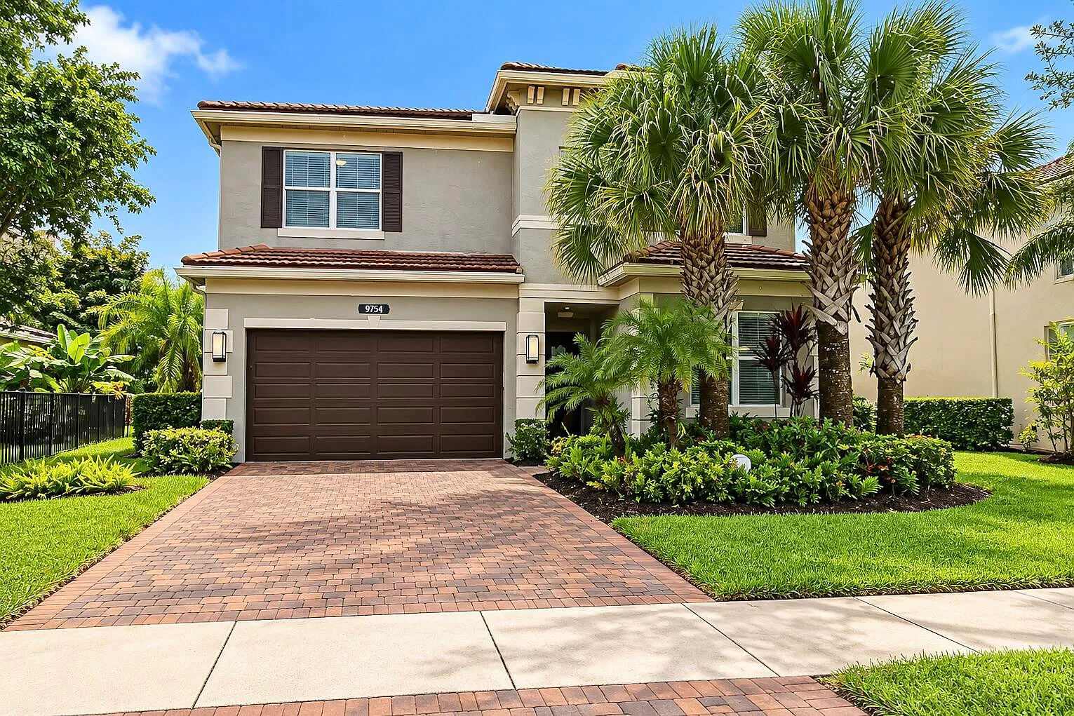 4 bed, 3.0 bath, 2741 sqft, $7,950 — Photo 1