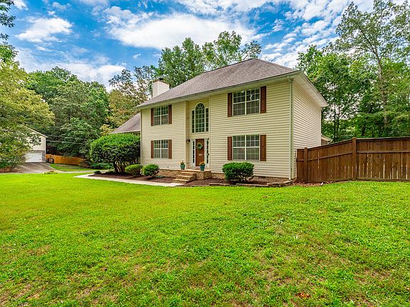 3rd image of 460 Palomino Dr