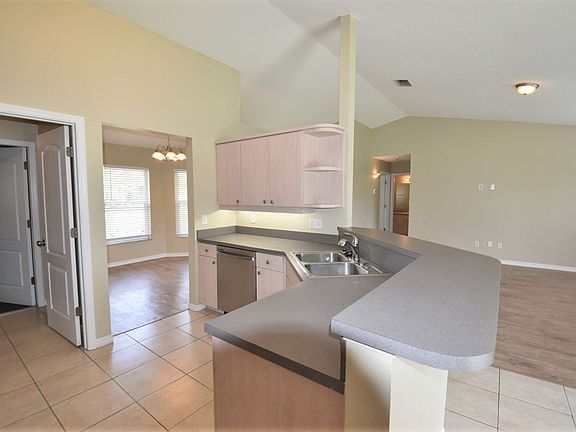 5th image of 2407 Woodland Dr