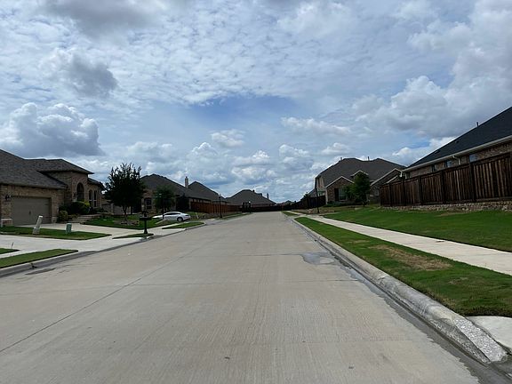5th image of 633 Loxley Ln