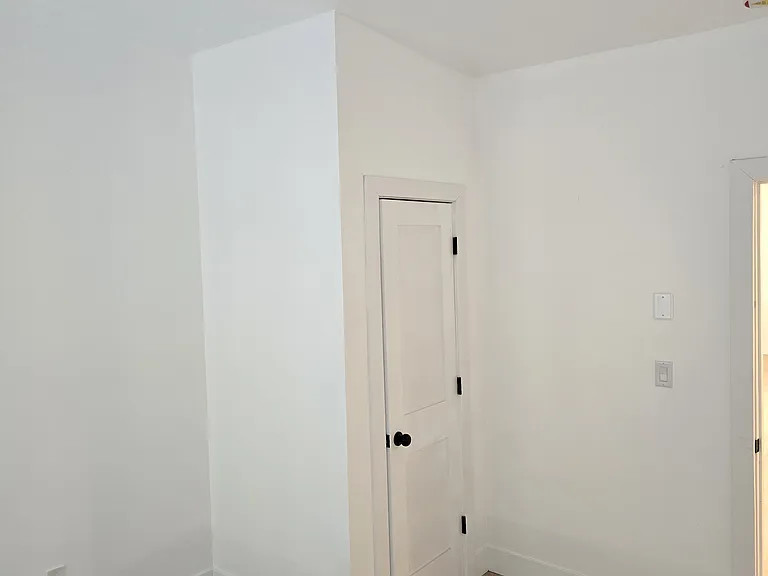 31 Van Zandt St #3 — Photo 10