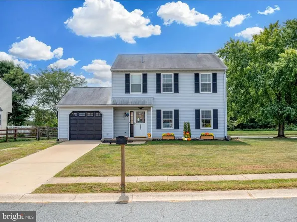 102 Sweetbay Ln, New Castle, DE 19720