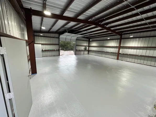 1 Avian Dr, San Marcos, TX 78666