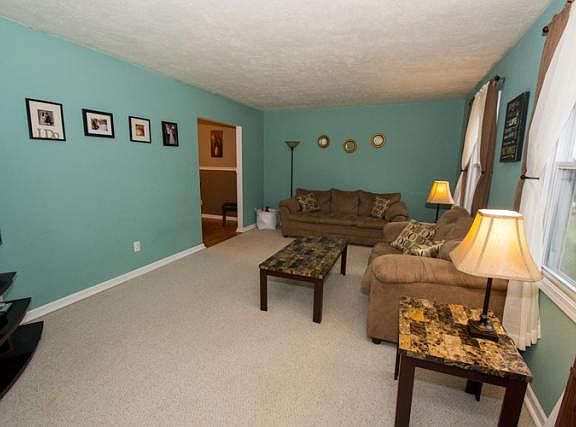 2nd image of 18385 Coventry Ct