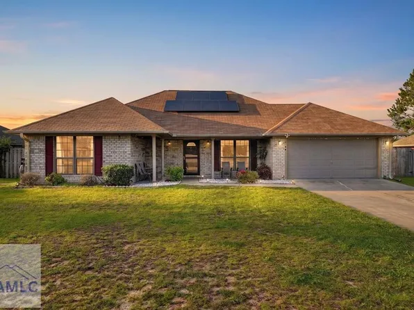 2140 Walberg Dr, Hinesville, GA 31313