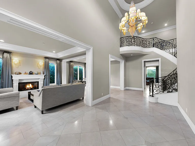 150 W Naomi Ave — Photo 10