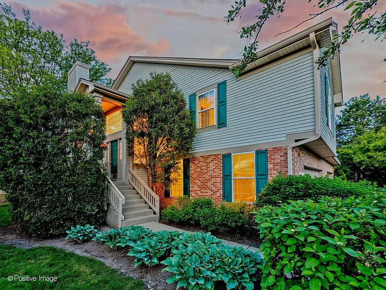 121 Commons Ct — Photo 35