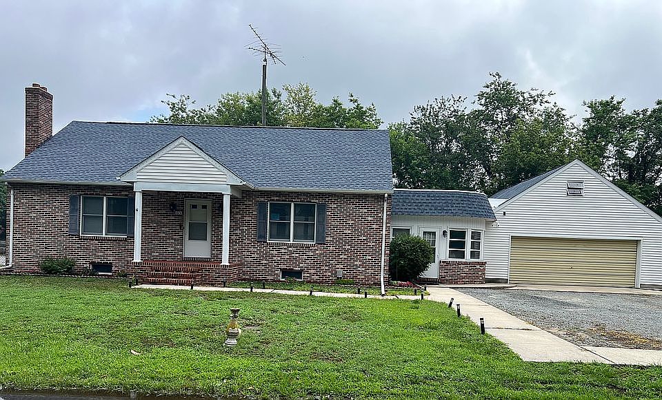 1st image of 613 Palmer St
