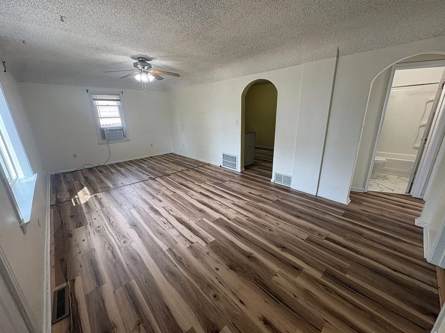 2 Bedroom House *Section 8 Welcome* — Photo 3
