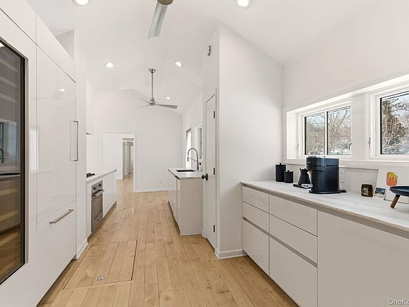 3rd image of 80 Hollow Road