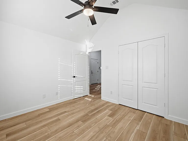 2216 Paige Ct — Photo 13