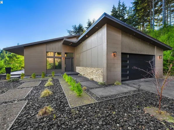 2277 Forest Hills Dr, Coos Bay, OR 97420