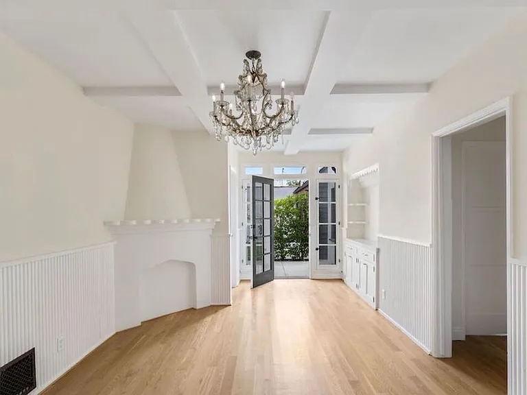 1018 S Stanley Ave — Photo 15
