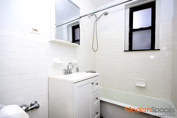 Rented by Modern Spaces | media 8