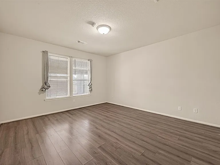 13915 Maleewan Ln — Photo 31