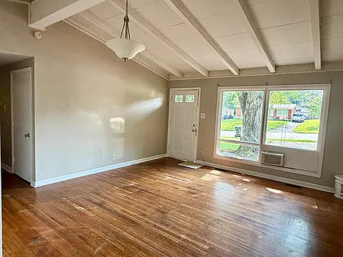 225 Londonderry Dr Photo 1