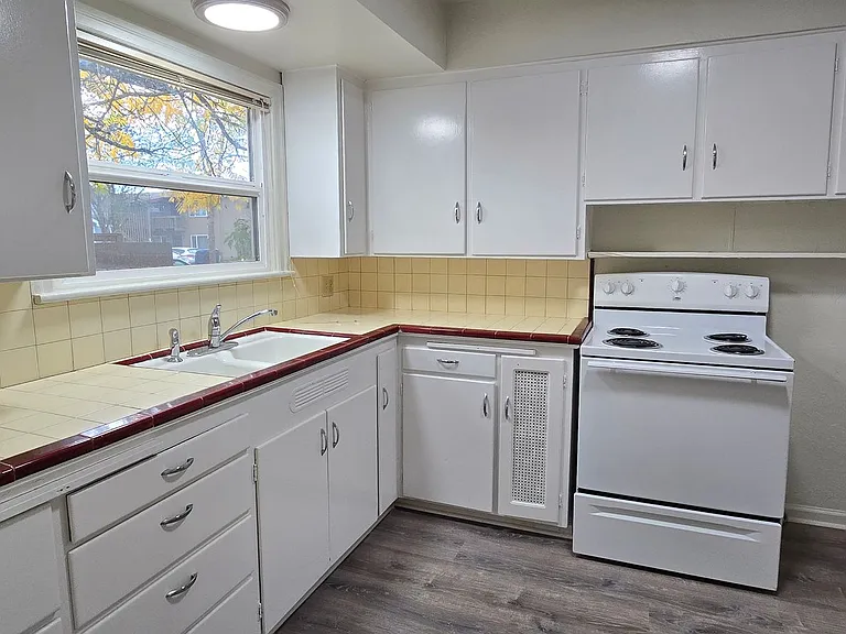 482 E 16th Ave #1-5 — Photo 13