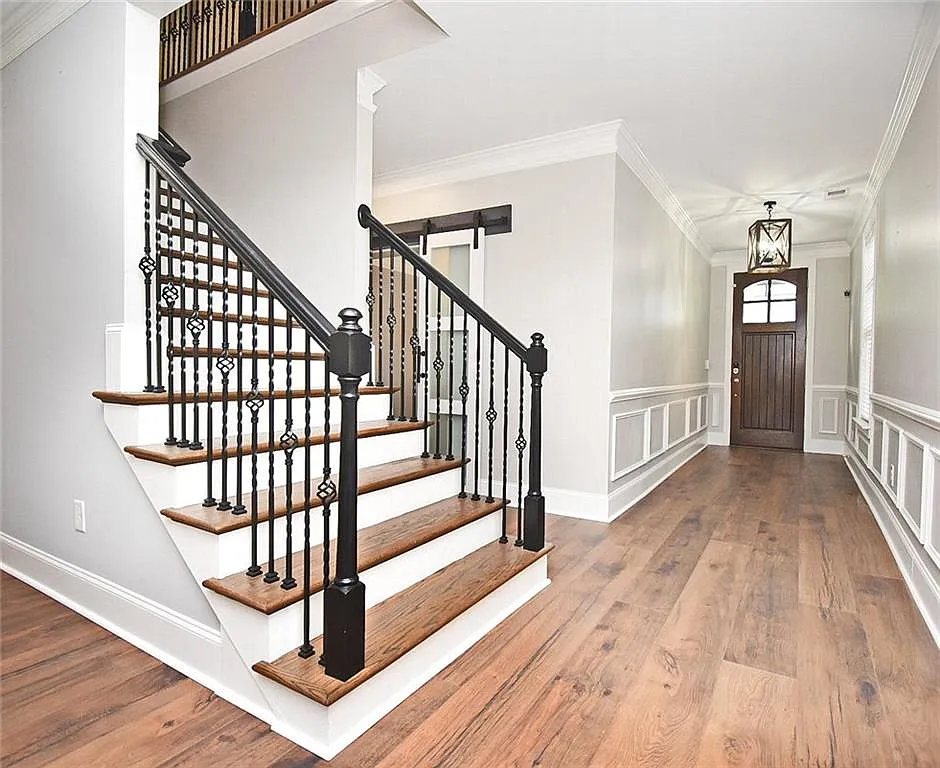 4 bed, 4.0 bath, 3685 sqft, $5,000 — Photo 3