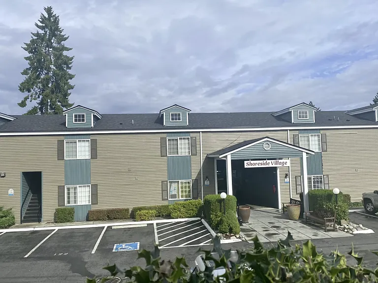 Shoreside Village Apartments — Photo 20