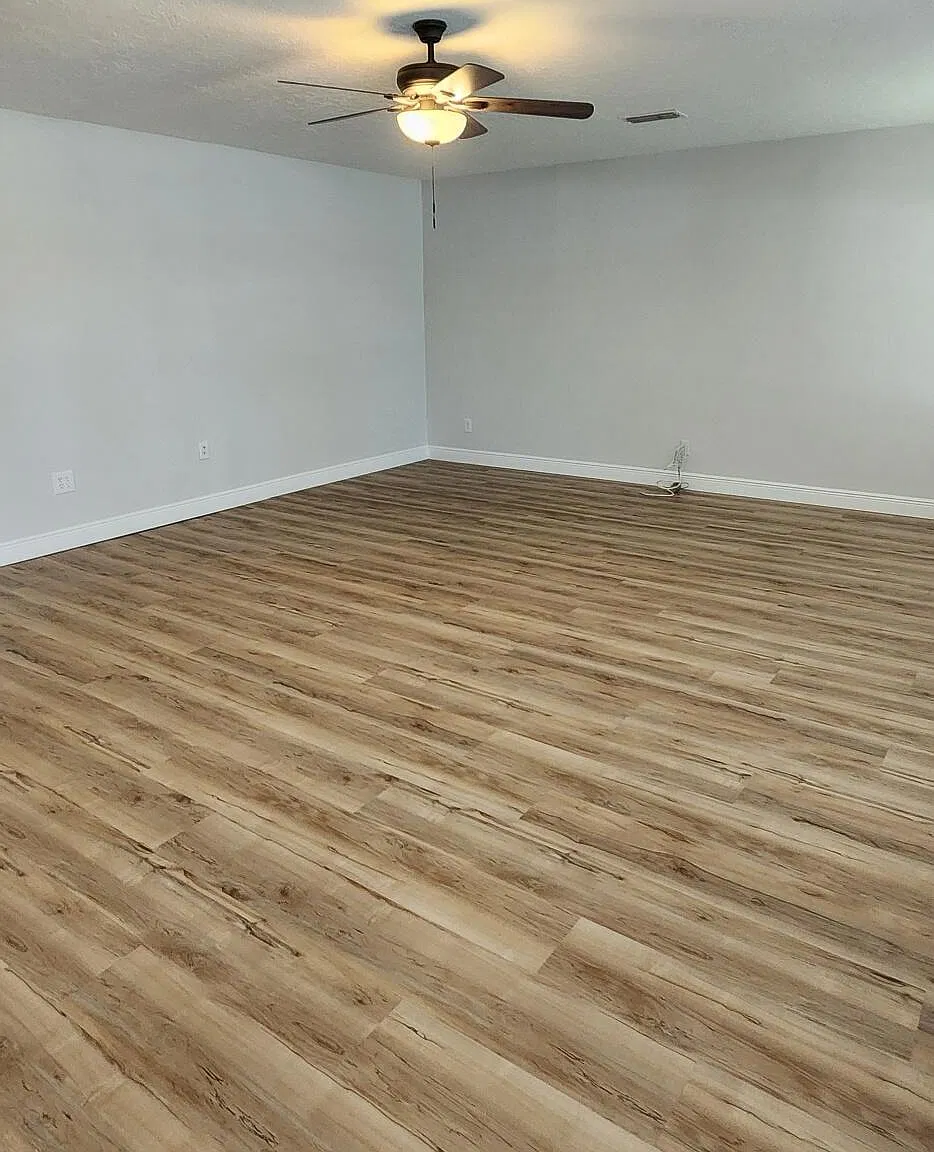4 bed, 2.0 bath, 2116 sqft, $2,400 — Photo 4