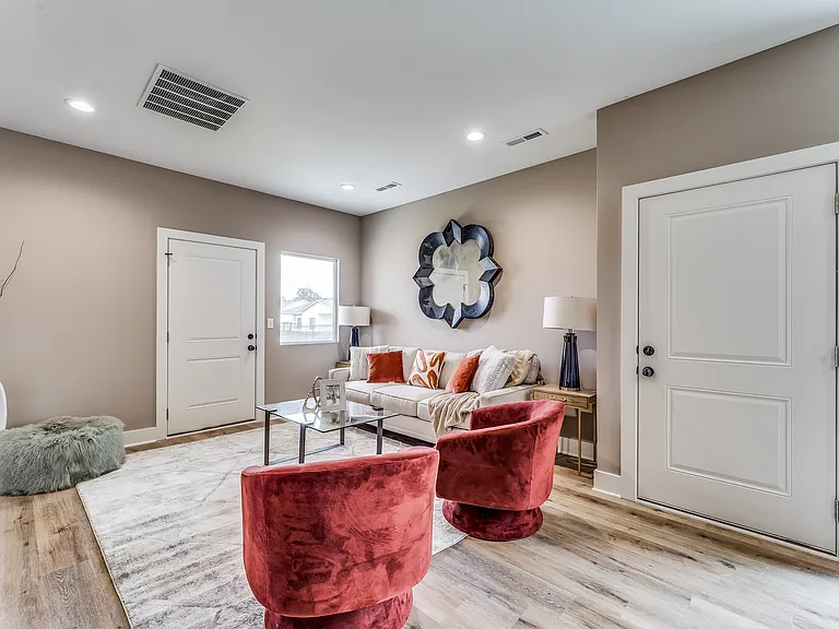 Auburn Villas — Photo 41
