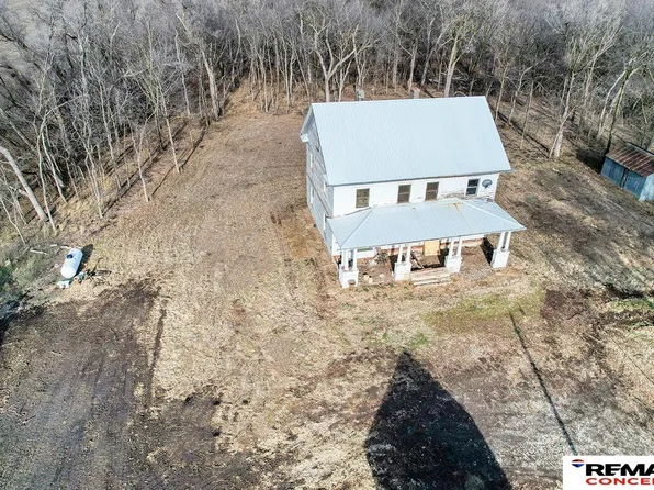 1124 238th Rd, Milford, NE 68405