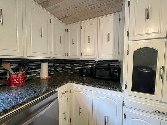 3rd image of 101 Hacienda Dr