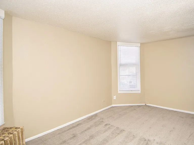 1600 Emerson Ave N — Photo 12