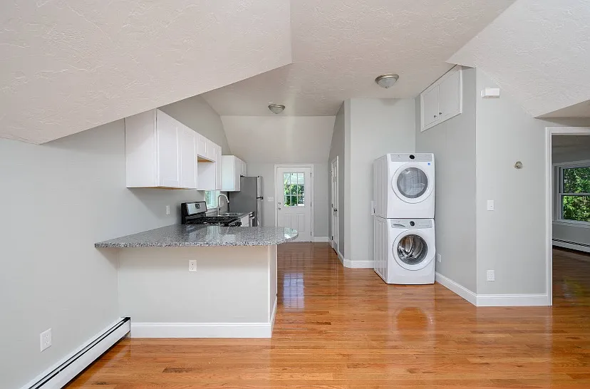 1 bed, 675 sqft, $2,200 — Photo 4